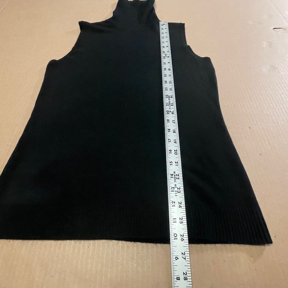 Women's Black Sleeveless Cashmere Blend Turtleneck Ribbed Hem & Turtleneck (Med) - Picture 6 of 8